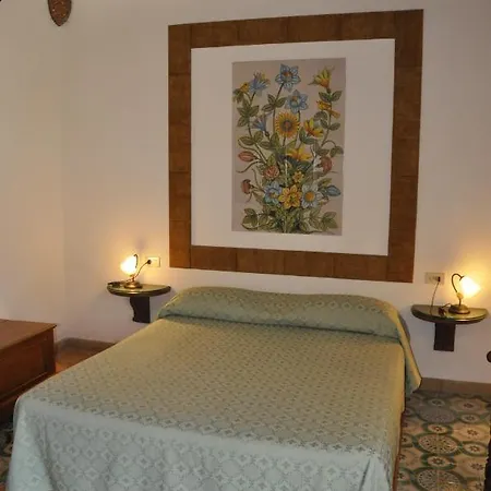 Federico Re Hotel apartamentowy 3*
