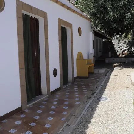 Federico Re Hotel apartamentowy 3*
