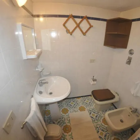 Hotel apartamentowy Federico Re 3*