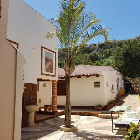 Federico Re Hotel apartamentowy 3*