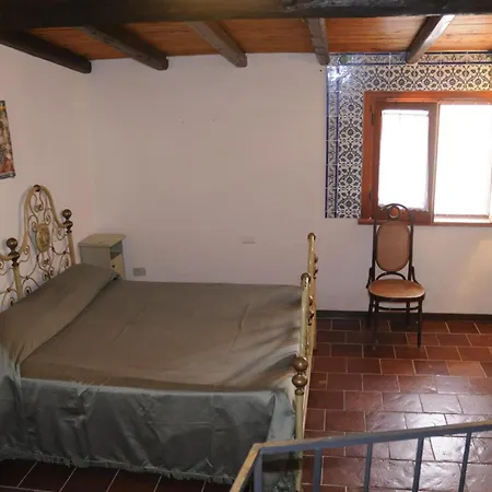 Hotel apartamentowy Federico Re 3*